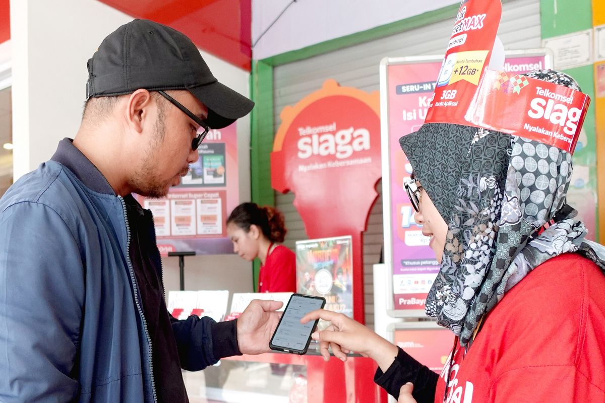 Telkomsel mencatat pertumbuhan trafik broadband selama momen Ramadan dan Idulfitri 1444 H mencapai 11,7 persen dibanding hari biasa 2023 atau 11,4 persen dibandingkan periode yang sama tahun sebelumnya.