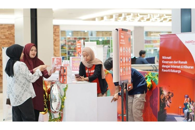 Posko Telkomsel Siaga Rafi 2024 juga hadir di Palembang Indah Mall untuk masyarakat yang mengunjungi pusat perbelanjaan selama periode Lebaran.