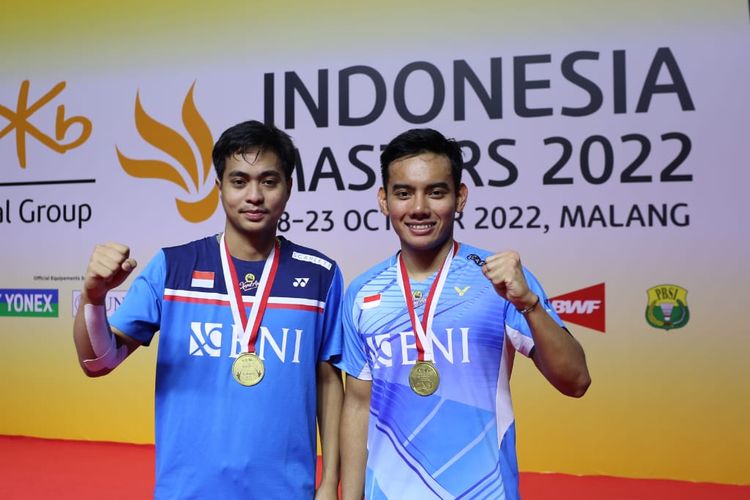 Rahmat Hidayat/Pramudya Kusumawardana menjadi juara Indonesia Masters 2022 yang berlangsung di Platinum Arena, Malang, Minggu (23/10/2022). 