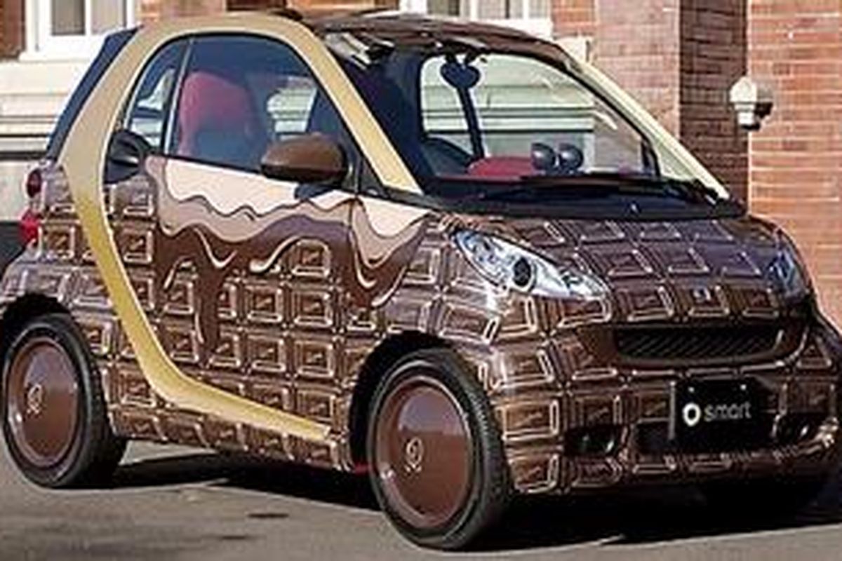 Mobil mungil Smart ForTwo dengan desain coklat menggiurkan