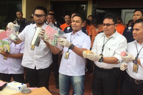 Polisi Bongkar Perjudian di Food Court Mal Season City