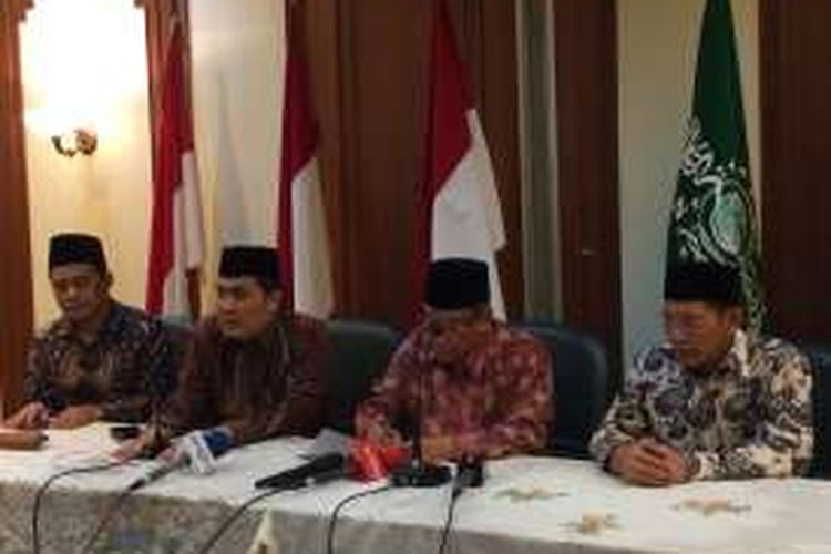 Konferensi pers terkait situasi penetapan Gubernur DKI Jakarta, Basuki Tjahaja Purnama alias Ahok sebagai tersangka di Kantor PBNU, Jakarta, Kamis (17/11/2016).