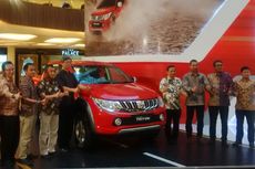 Pikap Terbaru Mitsubishi Meluncur di Kota Kembang