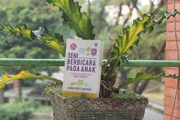 Mengapa Anak Sering Tidak Mau Mendengar? Pelajaran Berharga dari Buku Seni Berbicara pada Anak 