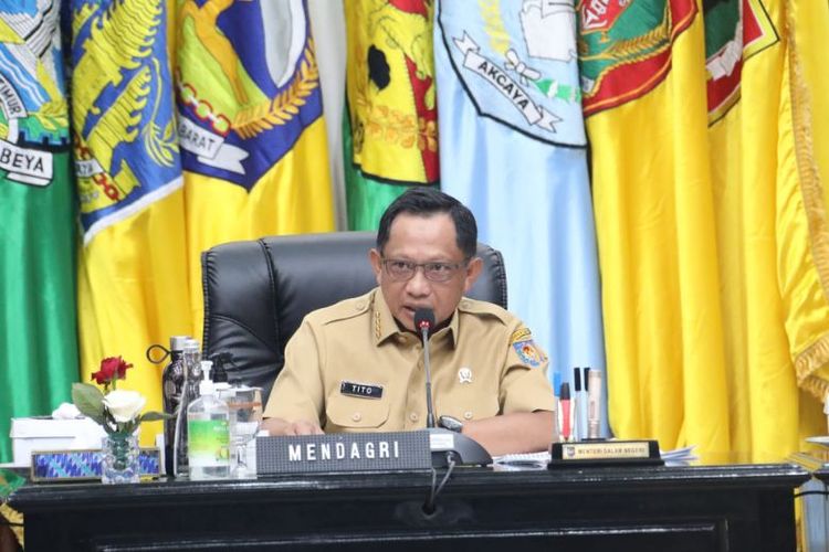 Mendagri Muhammad Tito Karnavian saat Rakor Pengendalian Inflasi di Daerah di Gedung Sasana Bhakti Praja (SBP). 

