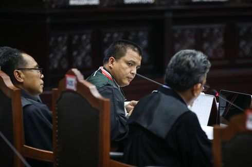 Hakim MK: Ini Kontes Para Pakar Hukum