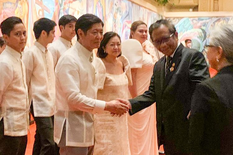 Menteri Koordinator Bidang Politik, Hukum dan Keamanan (Menko Polhukam) Mahfud MD sebagai utusan khusus Presiden Joko Widodo menghadiri pelantikan Presiden Filipina Ferdinand Marcos Jr di Museum Nasional Manila, Kamis, Filipina, Kamis (30/6/2022).