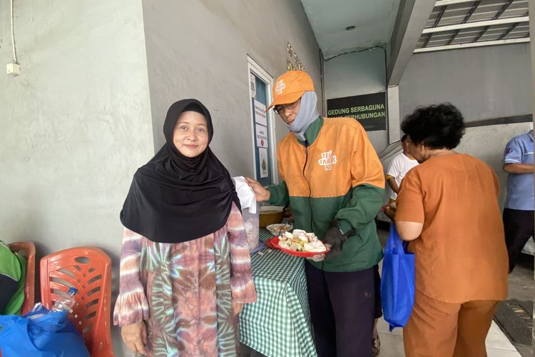 Setiap Rabu, Aula Serbaguna di Kebayoran Lama Jaksel Disulap Jadi Warung Makan Gratis