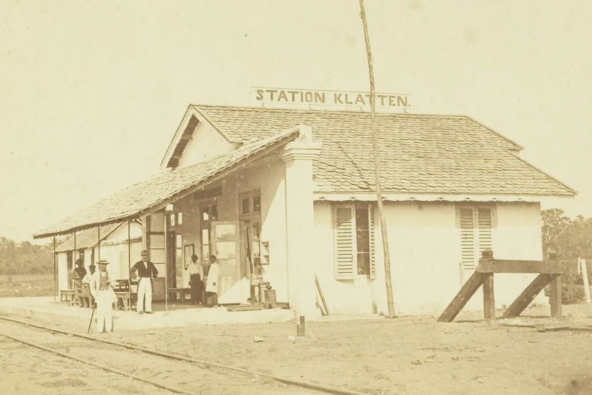 Sejarah Stasiun Klaten, Jalur Kereta Pertama Peninggalan Belanda