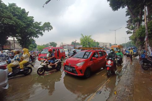 Kali di Jalan Hek Kramatjati Meluap, Sudin SDA Jakarta Timur Pasang Kisdam