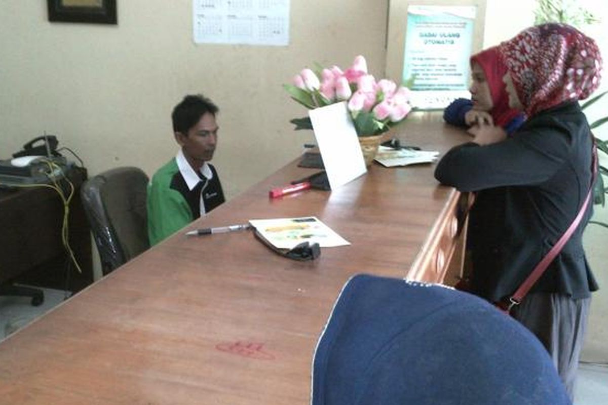 Apa itu Pegadaian? Pegadaian adalah BUMN yang menyediakan jasa pinjaman gadai. 