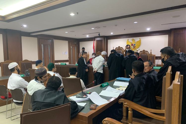 Pengadilan Negeri Jakarta Pusat menggelar sidang lanjutan dalam kasus pengeroyokan terhadap Ade Armando di Pengadilan Negeri Jakarta Pusat, Rabu (10/8/2022).