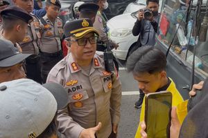 Momen Debat Mahasiswa dan Polisi yang Larang Demo di Bundaran HI