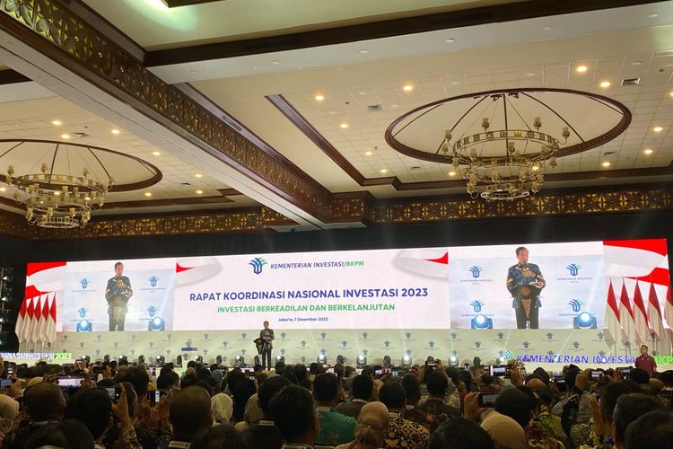 Presiden Joko Widodo menyampaikan sambutan dalam Rapat Koordinasi Nasional (Rakornas) Investasi 2023 di Balai Kartini, Jakarta, Kamis (7/12/2023).