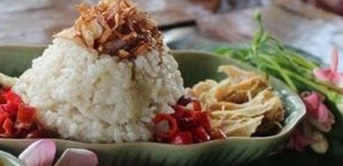 Ilustrasi nasi timbel di Kampoeng Koneng, Sentul, Bogor.