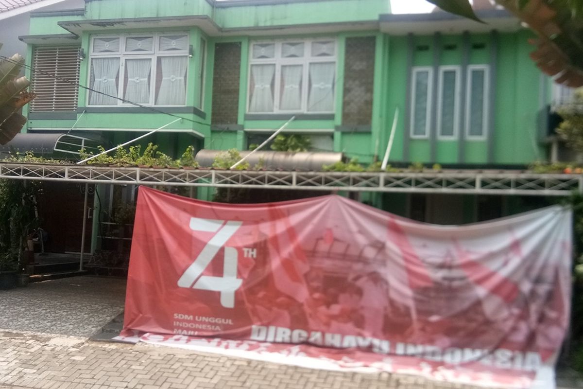 Kediaman rumah Abdul Basith di Perumahan Pakuan Regency, Cluster Linggabuana, Dramaga, Bogor, Jawa Barat, nampak sepi, Senin (30/9/2019). Basith ditangkap Densus 88 atas dugaan menginisiasi dan menggerakkan pembuatan bom molotov untuk aksi Mujahid 212