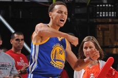 Stephen Curry Cemerlang, Warriors Unggul 3-0