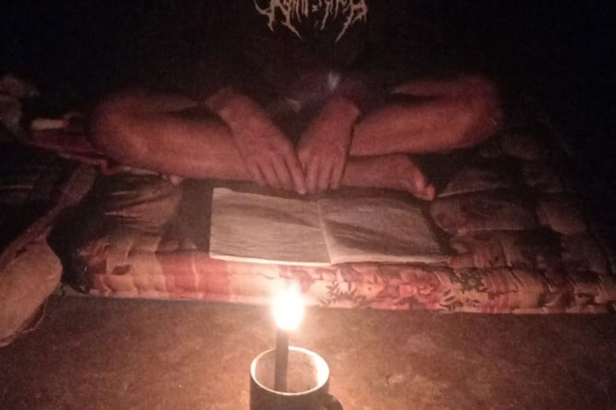Desa Tak Teraliri Listrik, Siswa di Pelosok NTT Harus Belajar Pakai Pelita