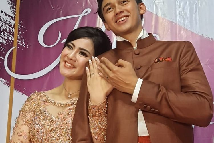 Caesar Hito dan Felicya Angelista resmi bertunangan. Di DBanquet, Jakarta Utara. Sabtu (8/2/2020)