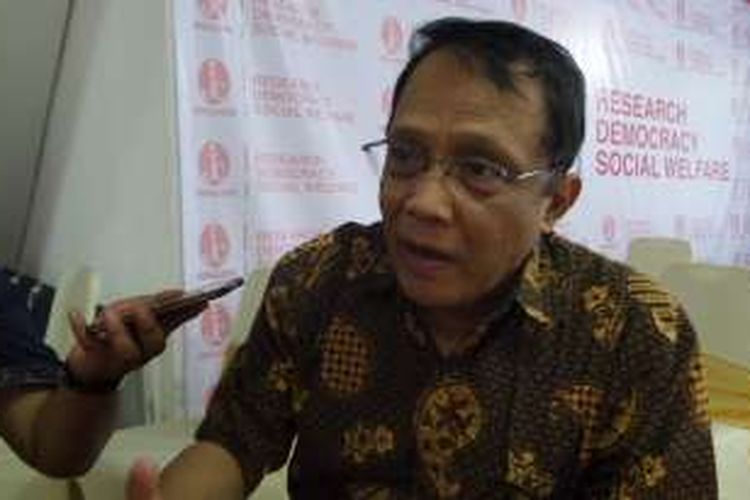 Pengamat Politik dari Center for Strategic and International Studies (CSIS) J Kristiadi di jenggala Center, Kebayoran Baru, Jakarta Selatan, Rabu (4/5/2016)