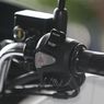 Bukan untuk Touring, Ini Fungsi Lampu Hazard di Motor