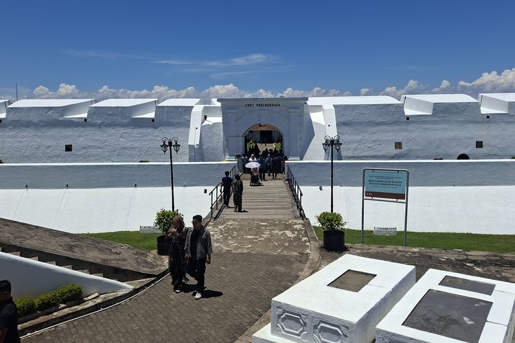 Libur Lebaran, Kunjungan ke Benteng Marlborough Bengkulu Tembus 1.000 Orang Per Hari