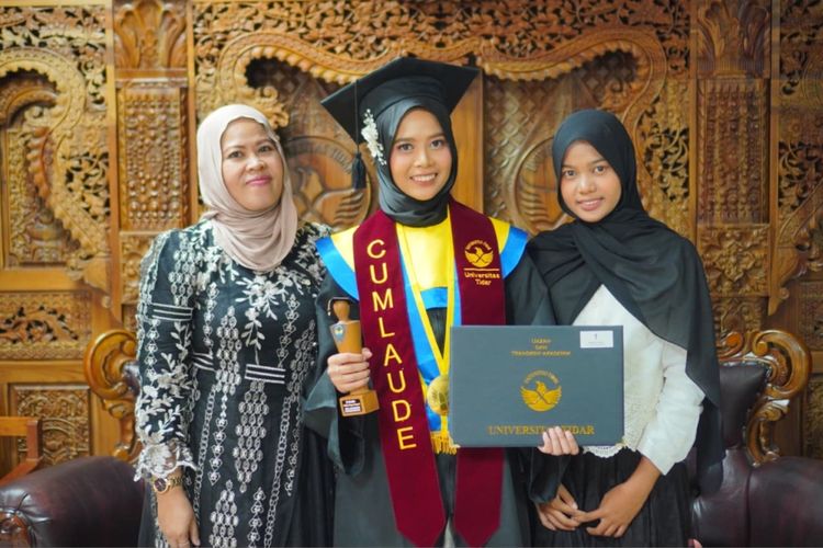 Bikin Aplikasi Belajar Matematika bagi Siswa, Fatika Lulus S1 Untidar IPK 3,99