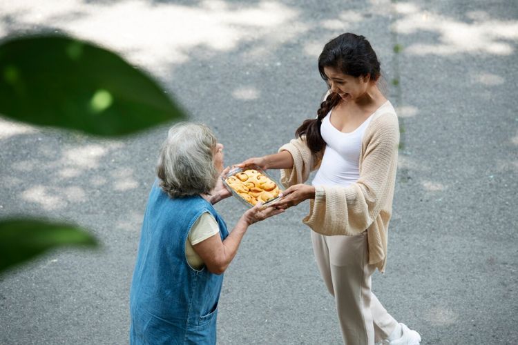 Beberapa zodiak dikenal paling ringan tangan dan suka berbuat baik tanpa pamrih. Siapa saja mereka?
