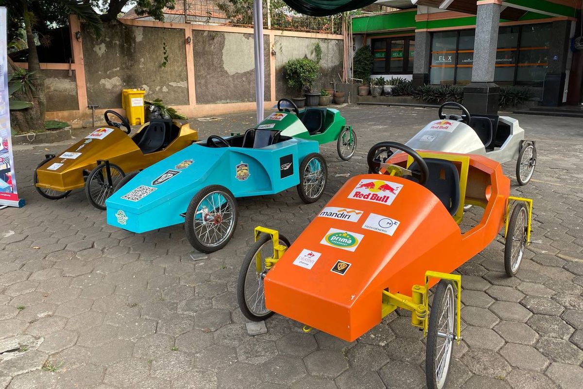 Lomba Kereta Peti Sabun ini diadakan dalam rangka Hari Jadi ke-213 Kota Bandung (HJKB) dan HUT RI ke-78. Peserta perlombaan ini dibatasi 125 orang.