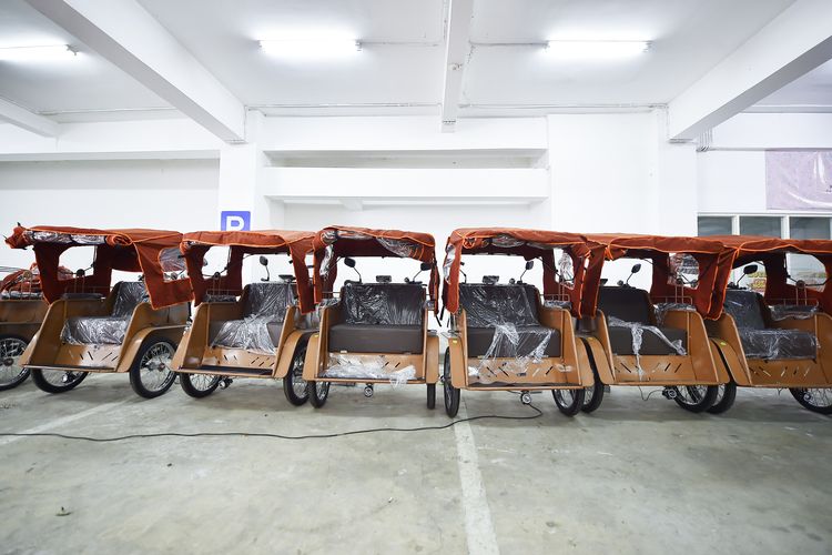 Becak listrik sumbangan dari Presiden Prabowo untuk tukang becak lansia di Kabupaten Pasuruan sudah siap dibagikan, Selasa (9/12/2025) 