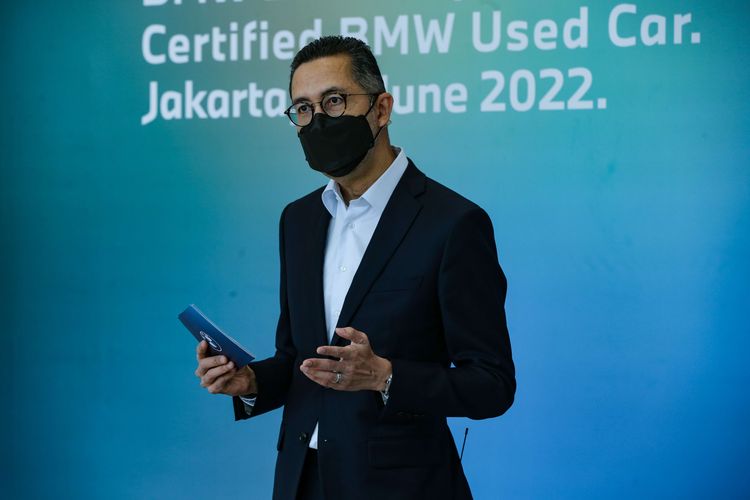 President Director BMW Group Indonesia, Ramesh Divyanathan memberi sambutan saat peluncuran diler BMW Premium Selection Pertama: Luminary Used Car di Jakarta, Kamis (23/6/2022). Diler ini merupakan layanan lengkap yang menaungi kendaraan seken BMW dan MINI bersertifikat untuk terus menjaga nilai jual kendaraan seken.