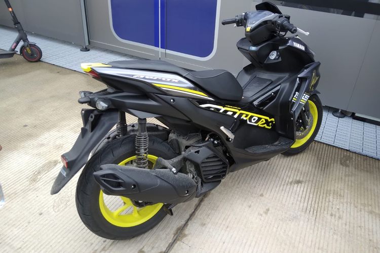 Yamaha Aerox 155 versi stock