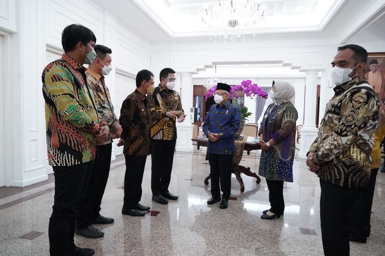 Wakil Presiden Ma'ruf Amin menerima audiensi pengurus Asosiasi Pemerintah Daerah Kepualauan dan Pesisir Seluruh Indonesia (Aspeksindo), Rabu (19/1/2022).