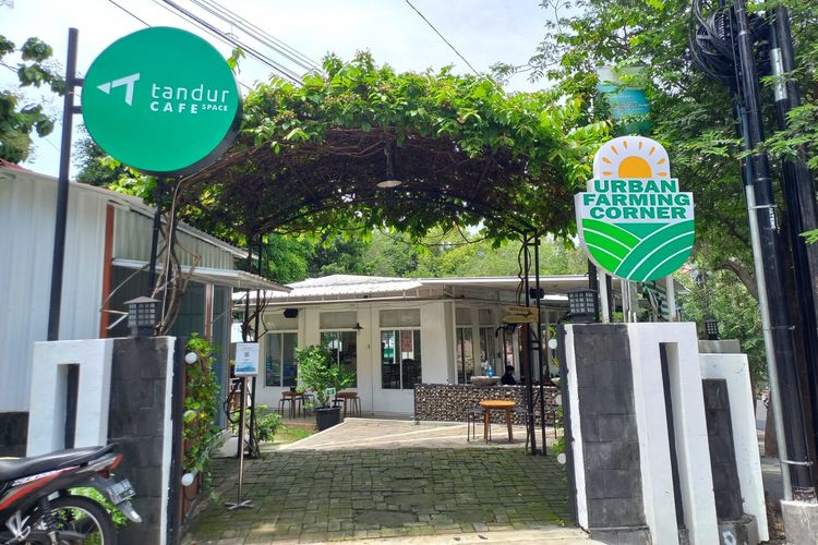 Halaman depan kafe Tandur Space di Semarang