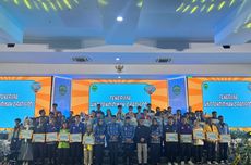 Rumahnya Jadi Tempat COD dan Swafoto, Istri Denny Caknan Jadi Tukang Parkir Dadakan