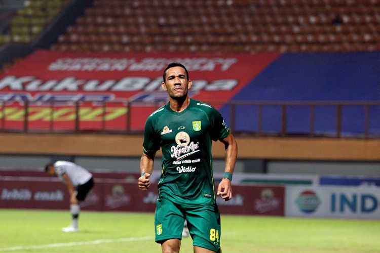 Pemain asing Persebaya Surabaya Jose Wilkson saat pertandingan pekan ke 2 Liga 1 2021-2022 melawan Persikabo 1973 yang berakhir dengan skor 3-1 di Stadion Wibawa Mukti Cikarang, Sabtu (11/9/2021) malam.