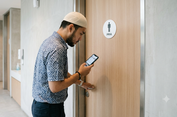 Hukum Membawa HP Berisi Aplikasi Al-Quran ke Toilet, Boleh atau Tidak? Ini Penjelasan Ulama