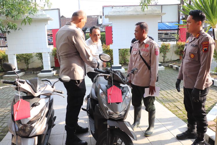 2 Polisi Gadungan Ditangkap Usai Rampas Motor dan HP, Kapolres Kendal: Mengaku Liburan