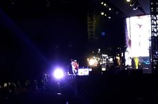 Ed Sheeran Membuai Penonton GBK dengan "Don't"