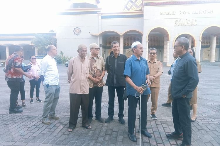 Sinode GPM Sumbang Hewan Kurban ke Masjid Raya Al Fatah Ambon