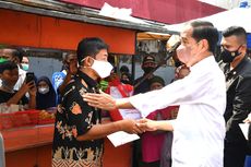 Jokowi ke Semarang, Ribuan Warga Saling Dorong demi Dapat Sembako dan Kaos