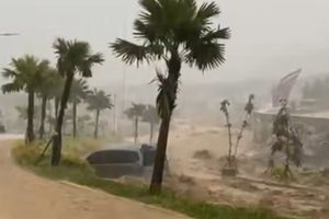 Banjir Terjang Bojong Koneng Babakan Madang Bogor, Mobil Terbawa Arus