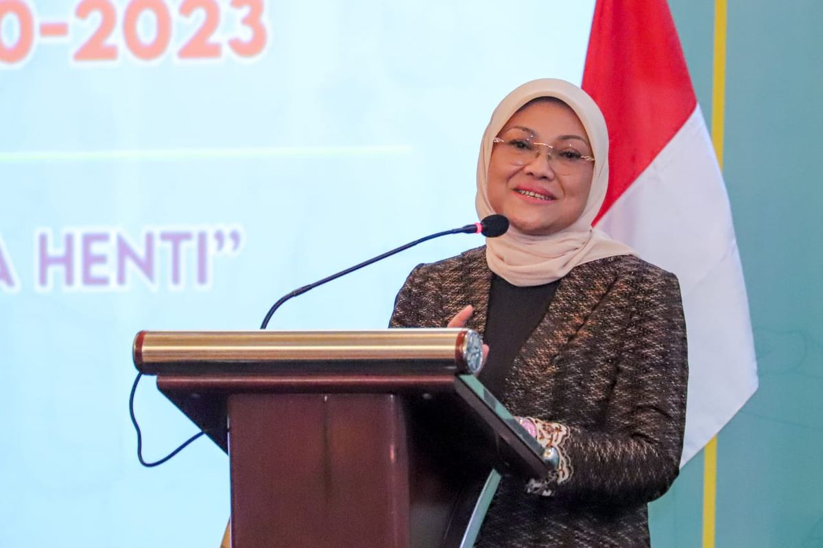Menteri Ketenagakerjaan (Menaker) Ida Fauziyah saat menghadiri acara Perpisahan Anggota LKS Tripnas dan Depenas Periode 2020-2023 di Jakarta, Senin (29/5/2023).

