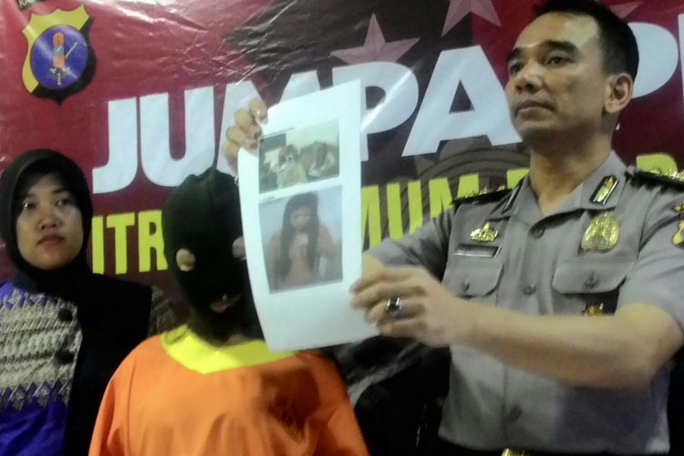 Reserse Subdit Renakta Polda Kalimantan Timur membongkar kegiatan prostitusi dengan korban dua orang remaja. Satu mucikari yang juga single parent ini pun ditangkap. 