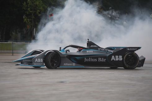 Percaya BMKG, Anies Pastikan Balapan Formula E Jakarta Tak Pakai Jasa Pawang Hujan