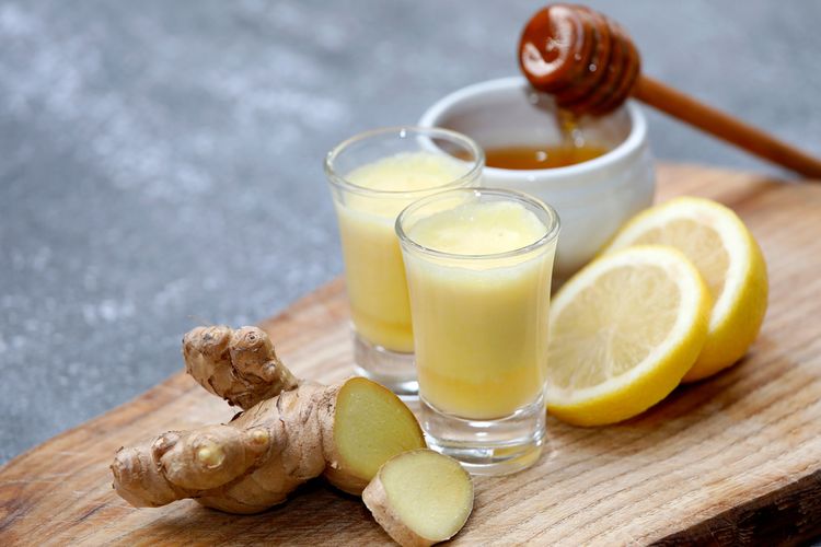 Jahe lemon shot, minuman untuk menjaga daya tahan tubuh. 