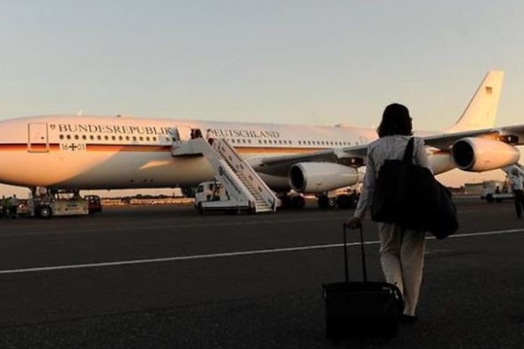 Sebuah pesawat kenegaraan Jerman yang biasa digunakan Kanselir Angela Merkel untuk melakukan kunjungan kerja diparkir di Bandara Tegel, Berlin.