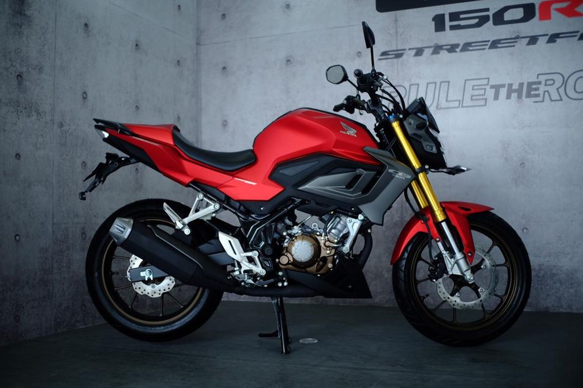 Honda All New CB150R StreetFire dengan aksesori resmi