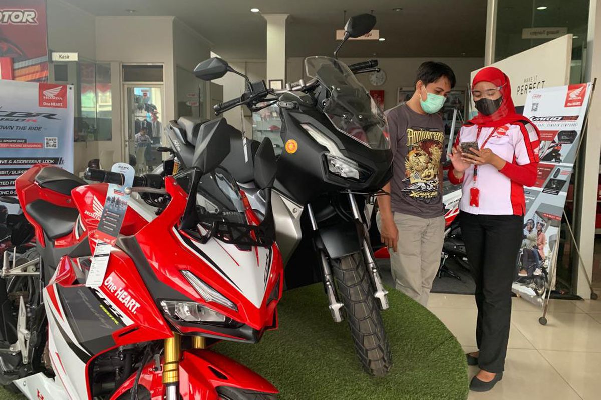 Ilustrasi membeli motor di diler Honda di Jawa Barat