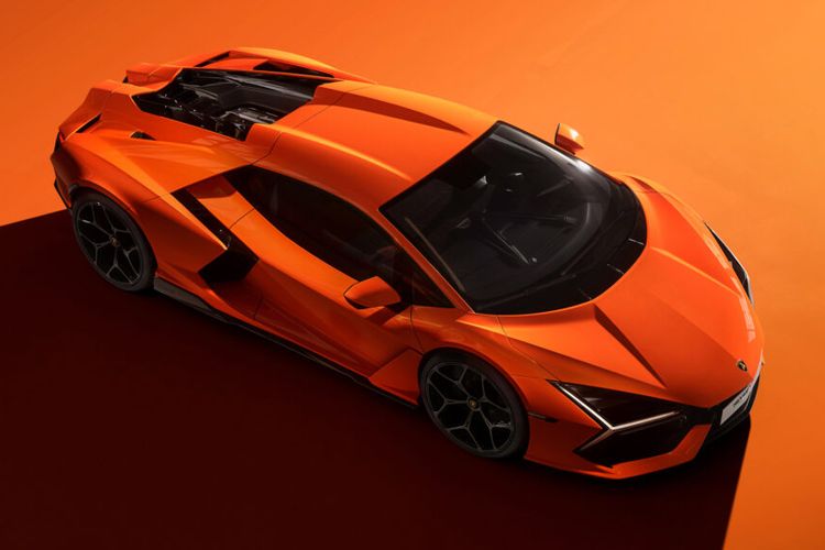 Lamborghini resmi merilis mobil baru Lamborghini Revuelto.